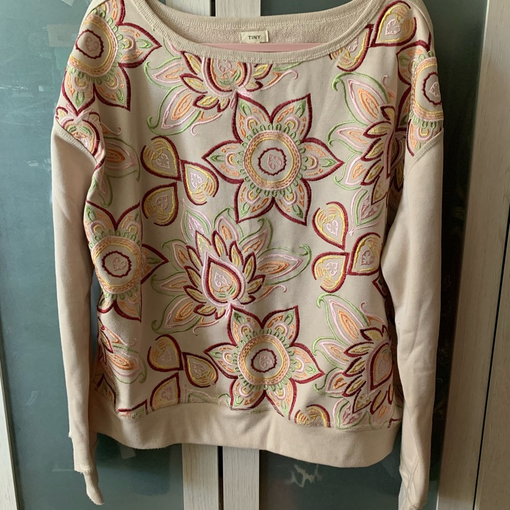 Tiny Helena Embroidered Pullover SizeXL